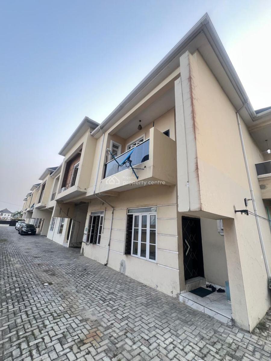 Luxury Semi-duplex: 4-bedroom with Bq, Ikota, Lekki, Lagos, Semi-detached Duplex for Rent