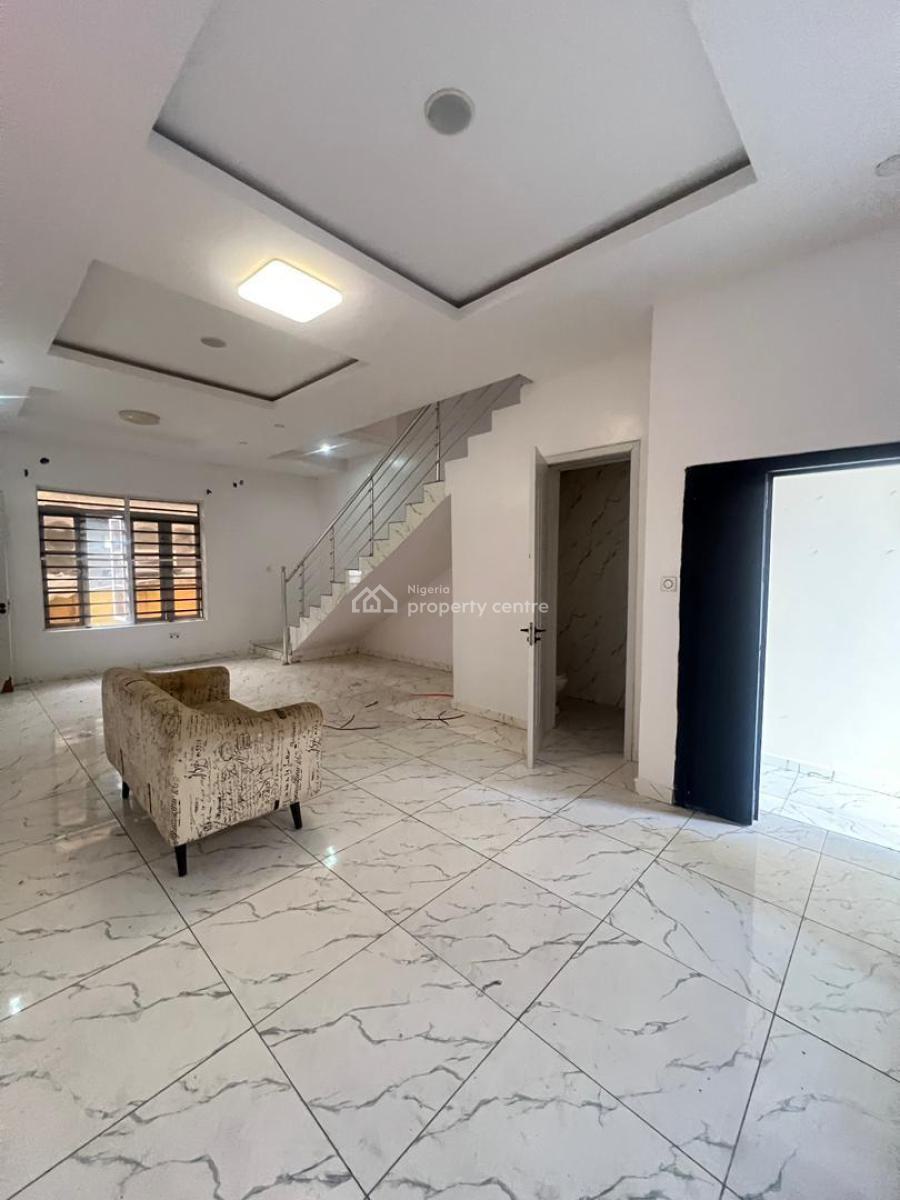 Luxury Semi-duplex: 4-bedroom with Bq, Ikota, Lekki, Lagos, Semi-detached Duplex for Rent