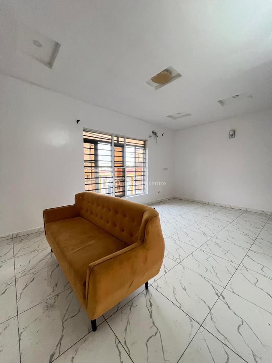 Luxury Semi-duplex: 4-bedroom with Bq, Ikota, Lekki, Lagos, Semi-detached Duplex for Rent