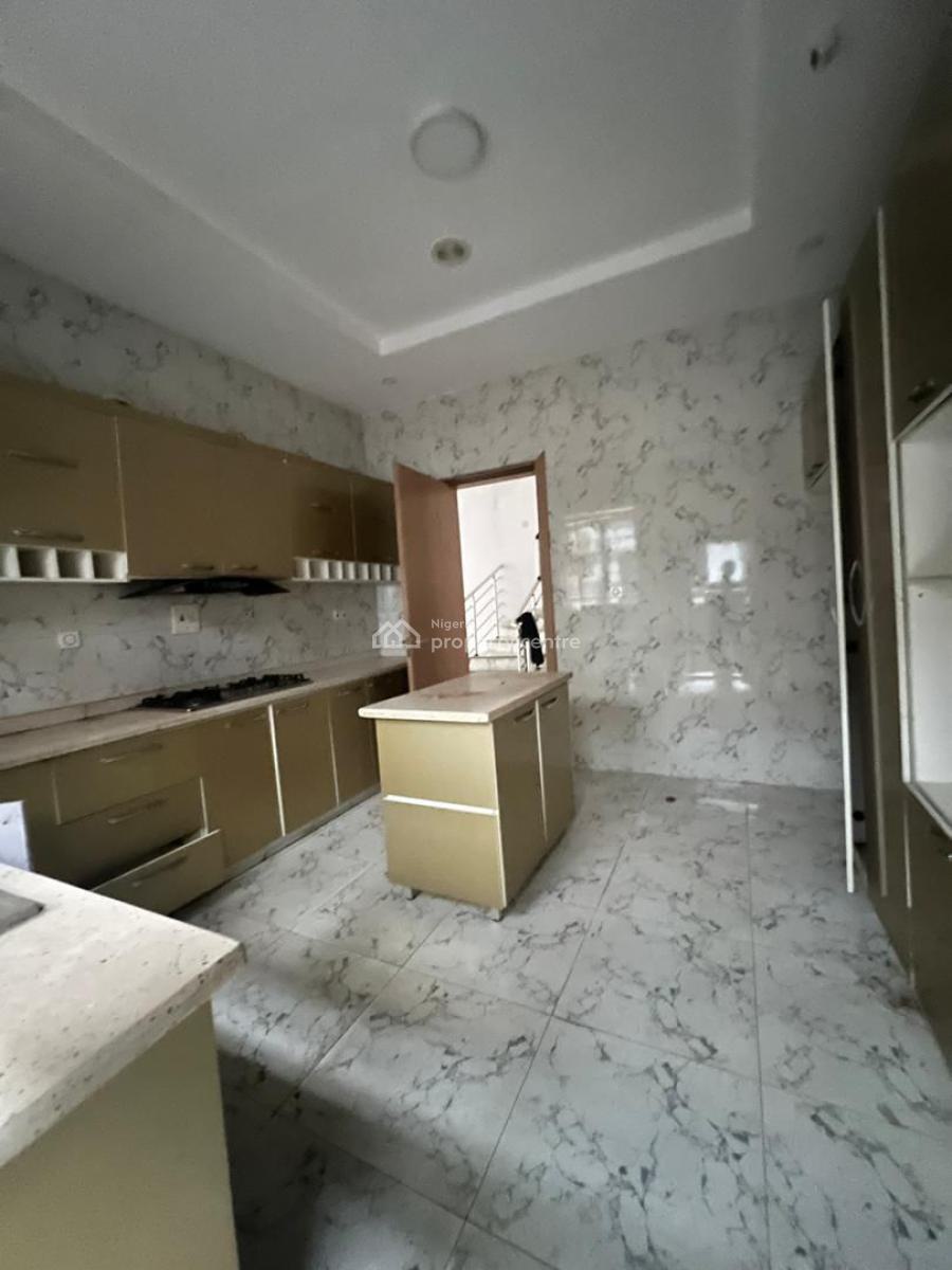 Luxury Semi-duplex: 4 Bedrooms with Bq, Ikota, Lekki, Lagos, Semi-detached Duplex for Rent
