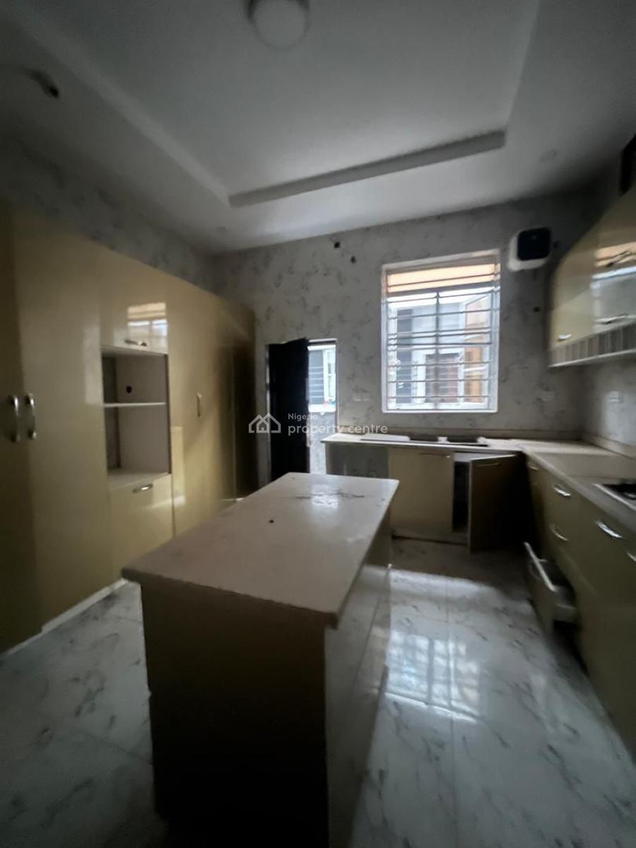 Luxury Semi-duplex: 4 Bedrooms with Bq, Ikota, Lekki, Lagos, Semi-detached Duplex for Rent