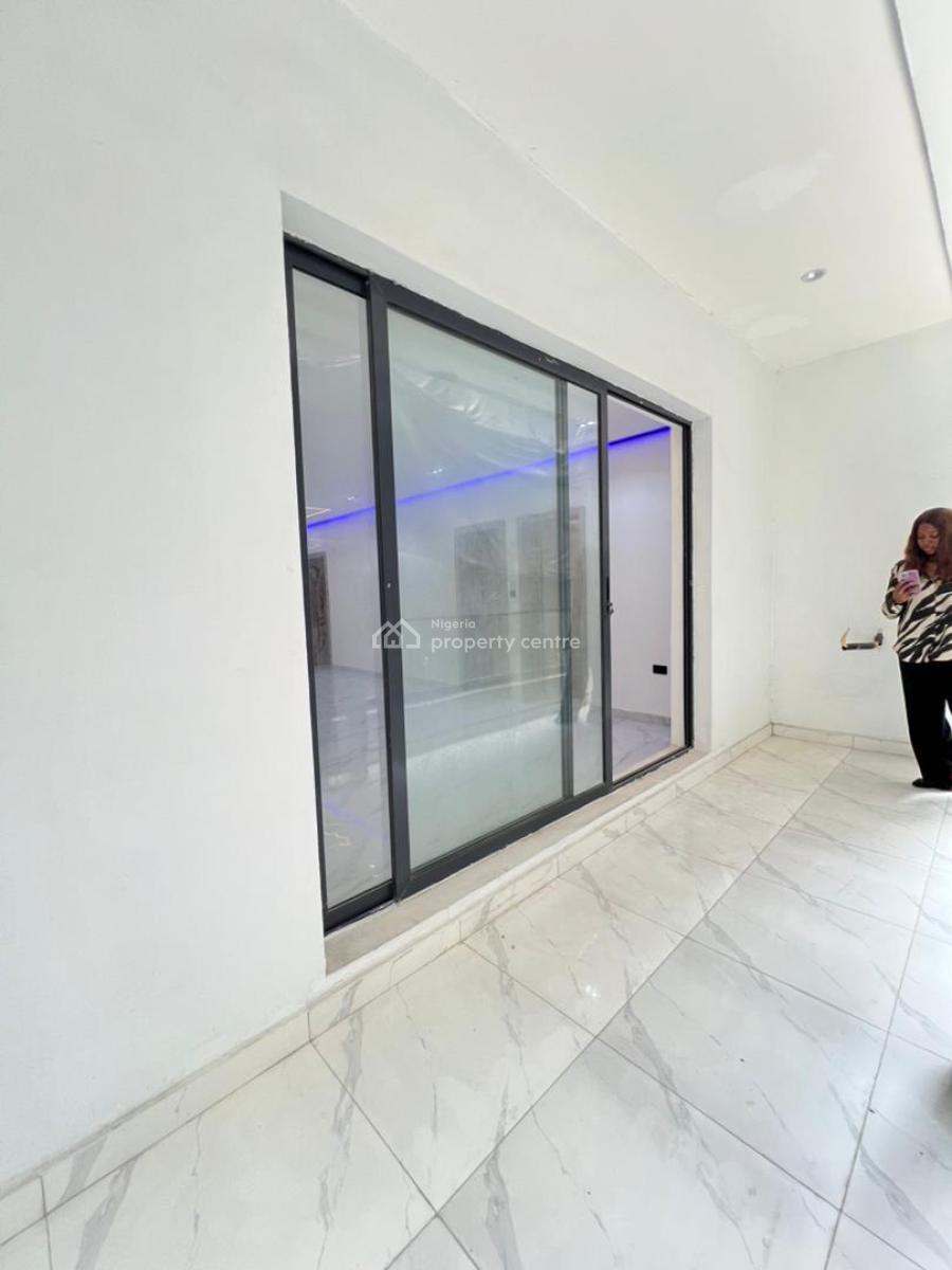 Brand New 2 Bedroom Apartment with Gym and Pool, Lekki Phase 1, Lekki, Lagos, Flat / Apartment for Sale