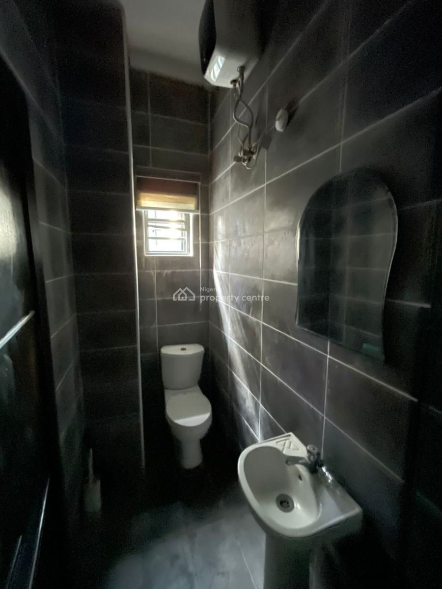 Service Luxurious 2 Bedroom Flat, Opposite Chevron, Lekki Phase 2, Lekki, Lagos, Terraced Duplex for Rent
