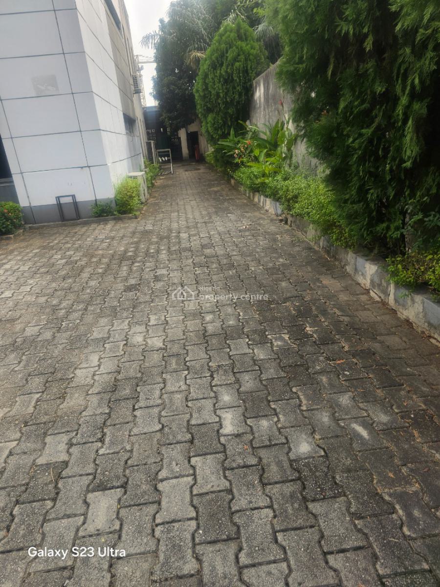 C of O, Balarabe Musa, Victoria Island (vi), Lagos, House for Sale