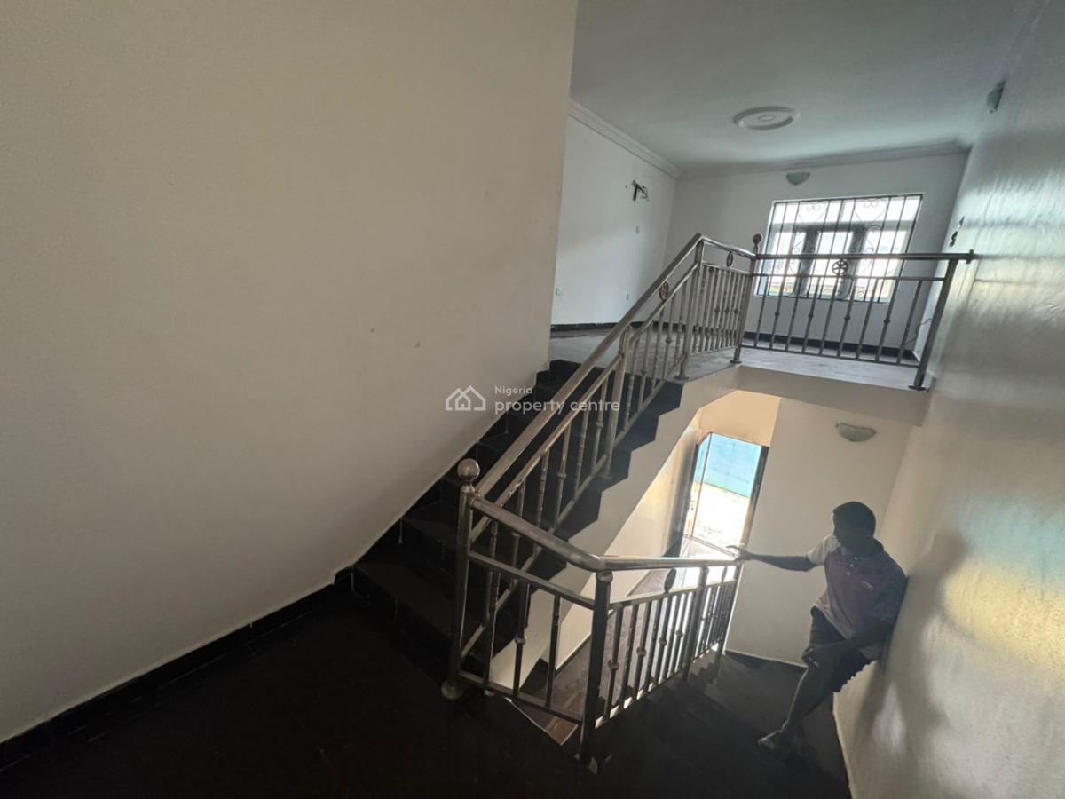 Clean Two Bedrooms Flat, Lekki Phase 1, Lekki, Lagos, Flat / Apartment for Rent