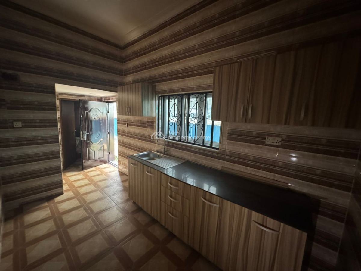 Clean Two Bedrooms Flat, Lekki Phase 1, Lekki, Lagos, Flat / Apartment for Rent