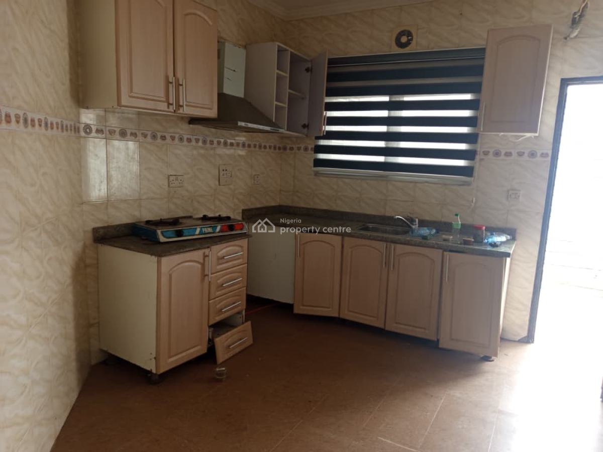 Sharp 2 Bedroom in an Estate at Ologolo Lekki, Ologolo Lekki, Lekki, Lagos, Flat / Apartment for Rent