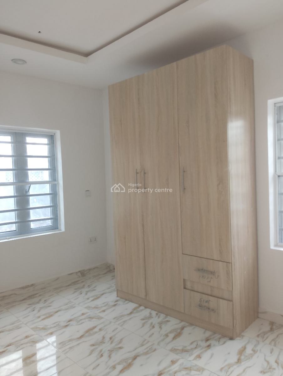 3bed Room Flat, Scheme 2 Ajah, Lekki Phase 2, Lekki, Lagos, Flat / Apartment for Rent
