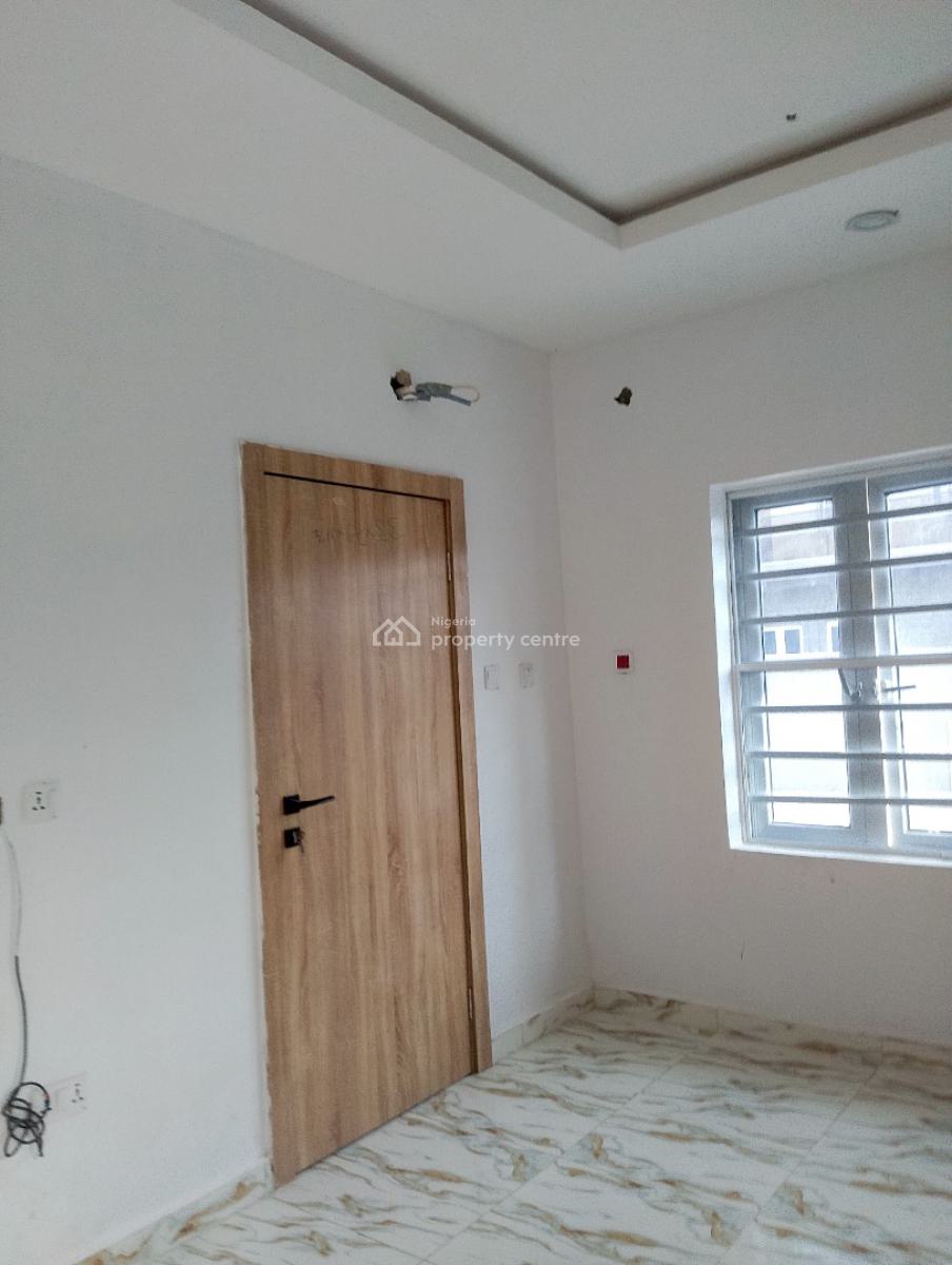 3bed Room Flat, Scheme 2 Ajah, Lekki Phase 2, Lekki, Lagos, Flat / Apartment for Rent
