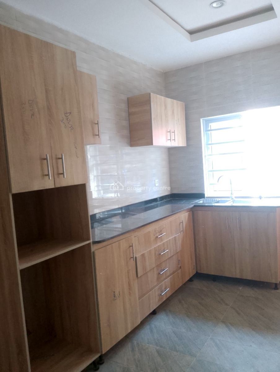 3bed Room Flat, Scheme 2 Ajah, Lekki Phase 2, Lekki, Lagos, Flat / Apartment for Rent