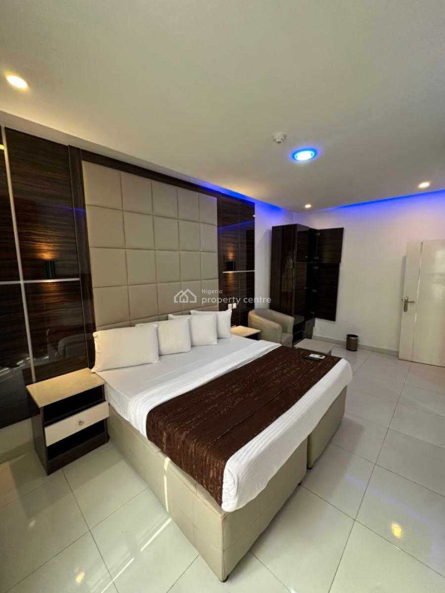 Spacious Furnished 3-bedroom Apartment with City View, Ikoyi, Lagos, Flat / Apartment Short Let