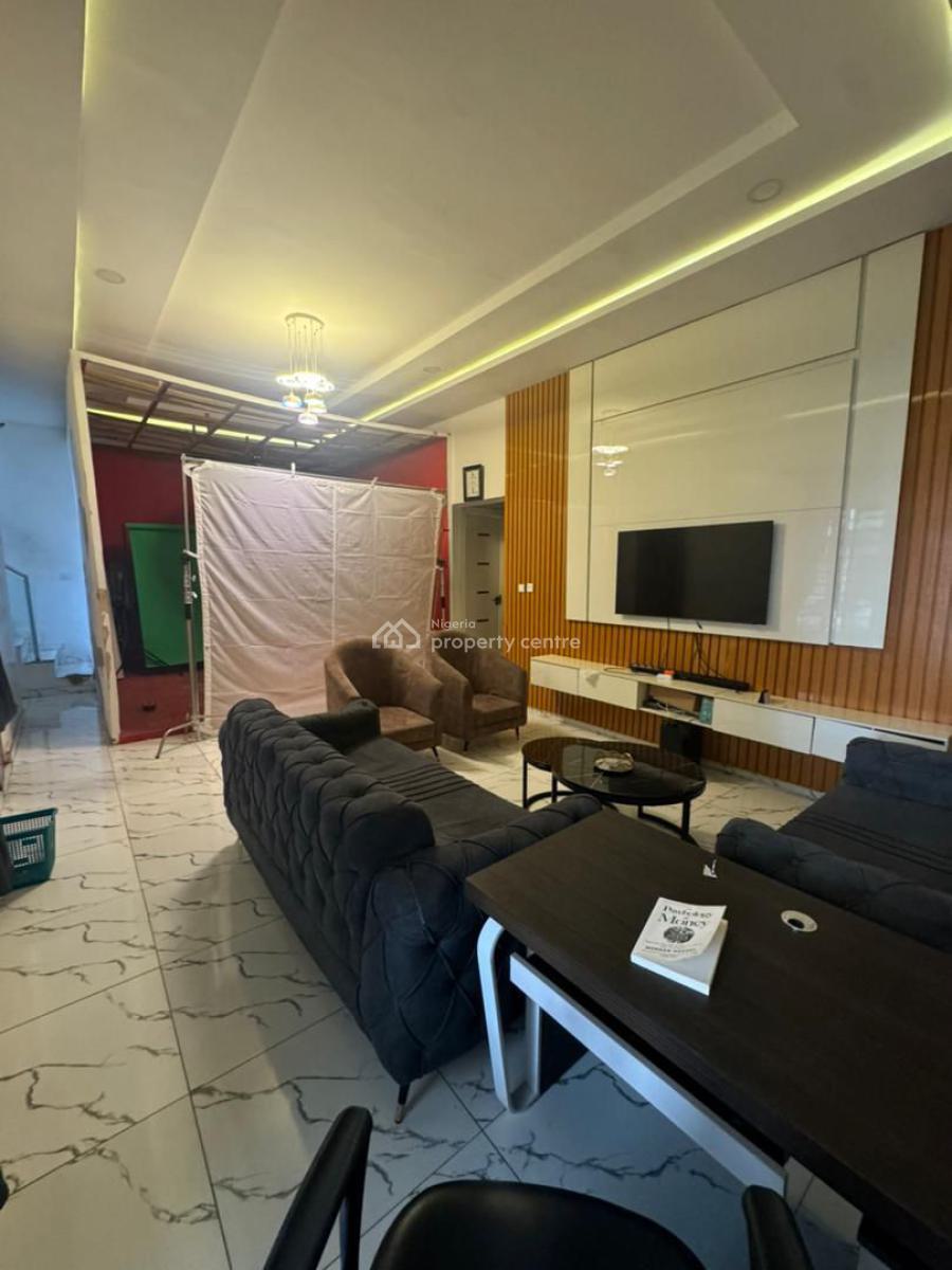 Distress 4 Bedroom Terrace Duplex with Bq, Orchid Road, Lekki, Lagos, Detached Duplex for Sale