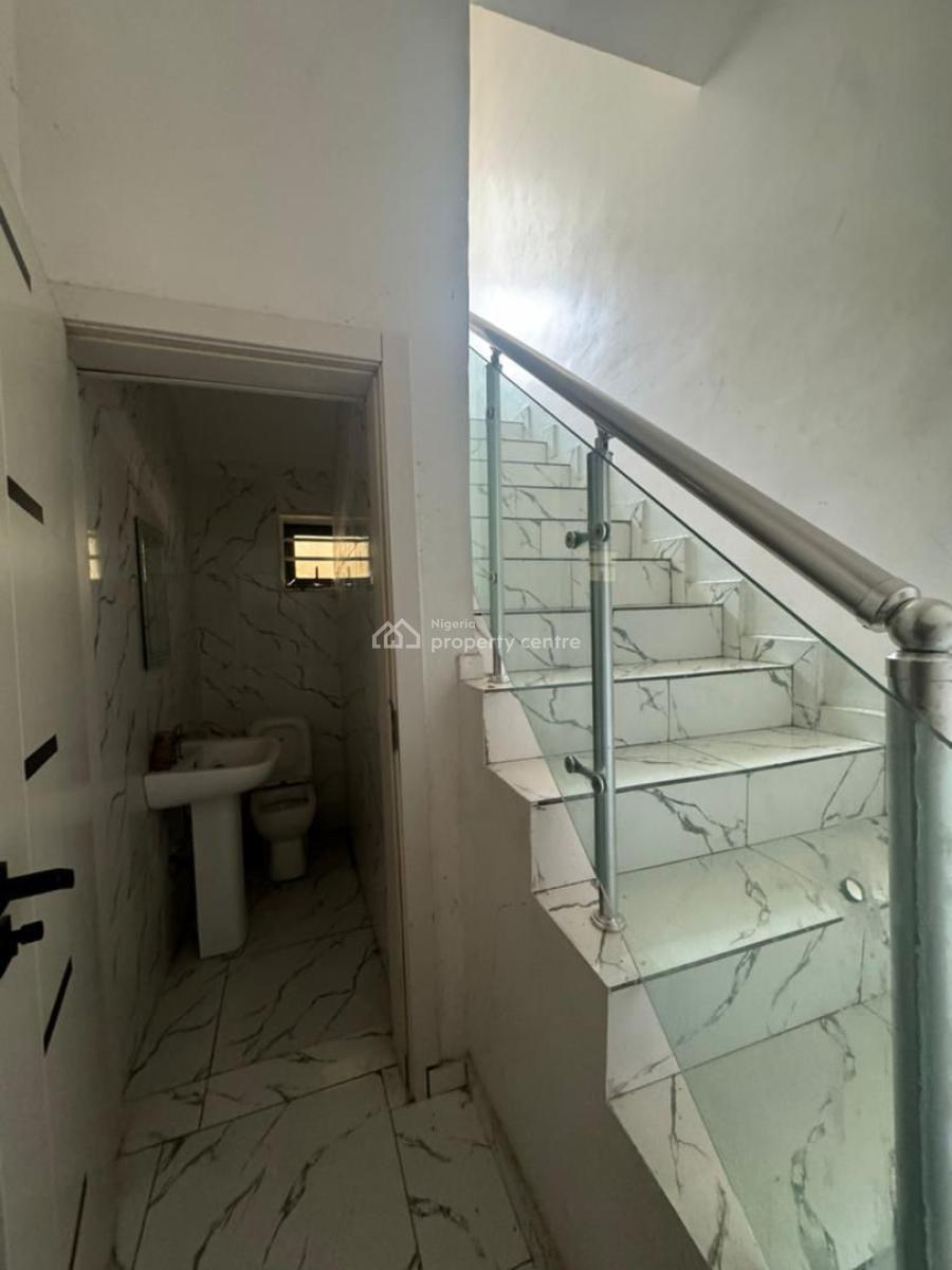 Distress 4 Bedroom Terrace Duplex with Bq, Orchid Road, Lekki, Lagos, Detached Duplex for Sale
