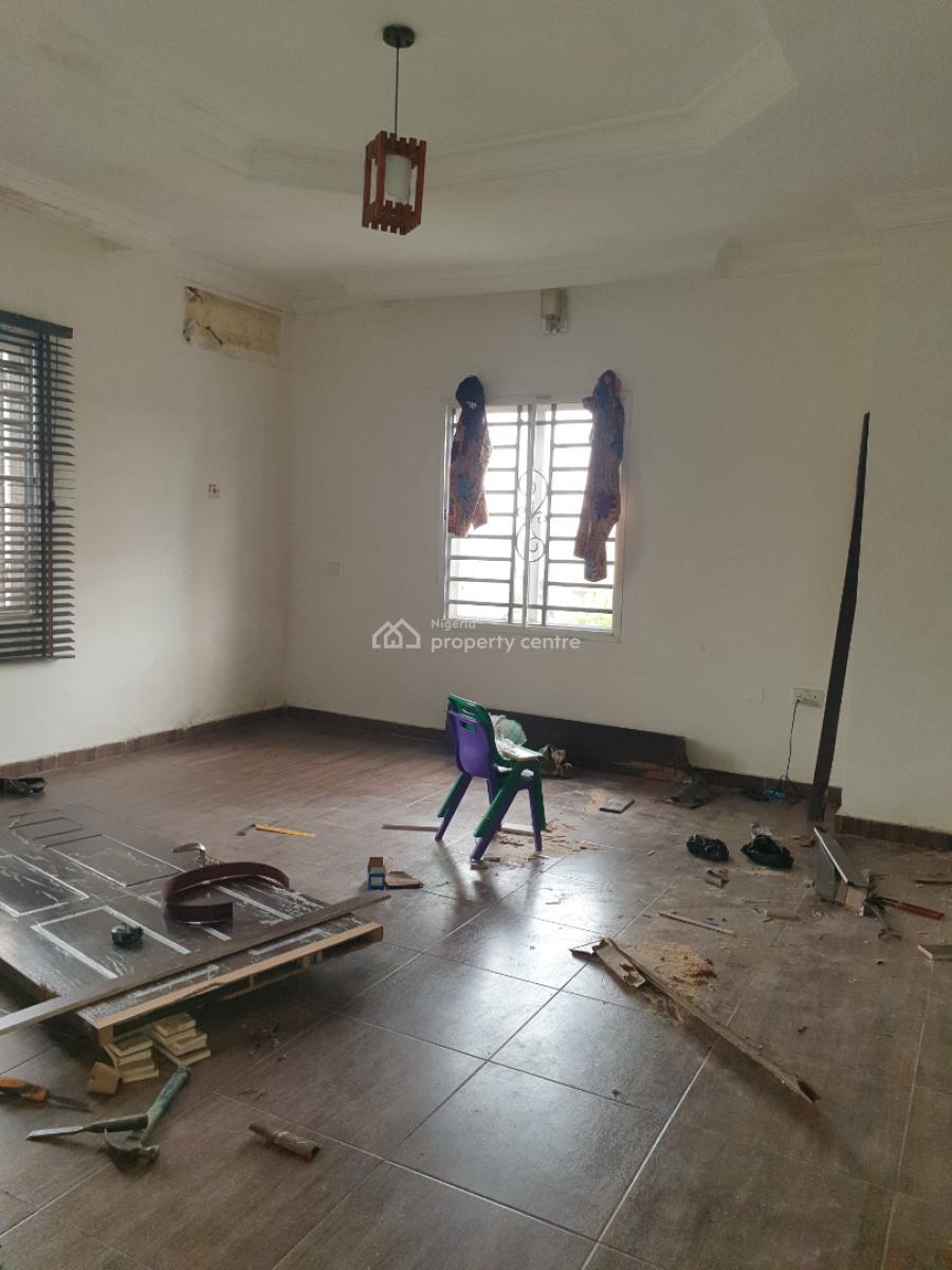 Spacious and Newly Renovated 3 Bedroom Flat, Spg Road Ologolo, Lekki, Lagos, Flat / Apartment for Rent