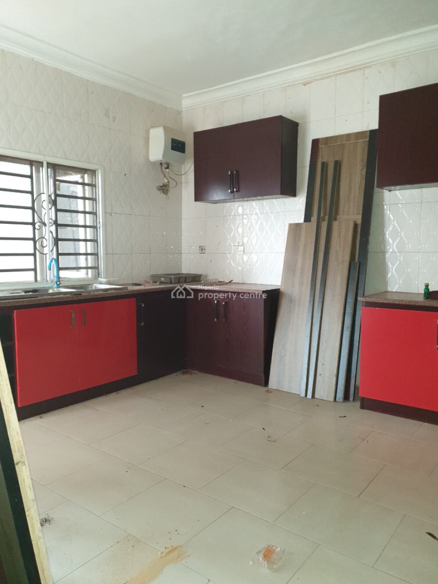Spacious and Newly Renovated 3 Bedroom Flat, Spg Road Ologolo, Lekki, Lagos, Flat / Apartment for Rent