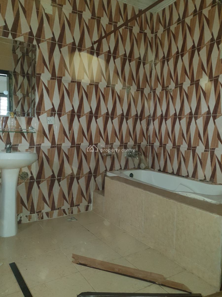 Spacious and Newly Renovated 3 Bedroom Flat, Spg Road Ologolo, Lekki, Lagos, Flat / Apartment for Rent