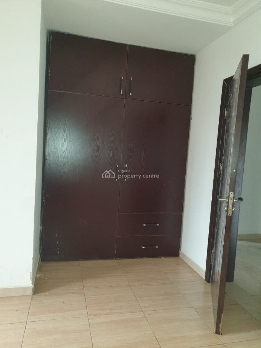 Spacious and Newly Renovated 3 Bedroom Flat, Spg Road Ologolo, Lekki, Lagos, Flat / Apartment for Rent