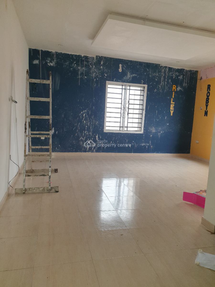 Spacious and Newly Renovated 3 Bedroom Flat, Spg Road Ologolo, Lekki, Lagos, Flat / Apartment for Rent