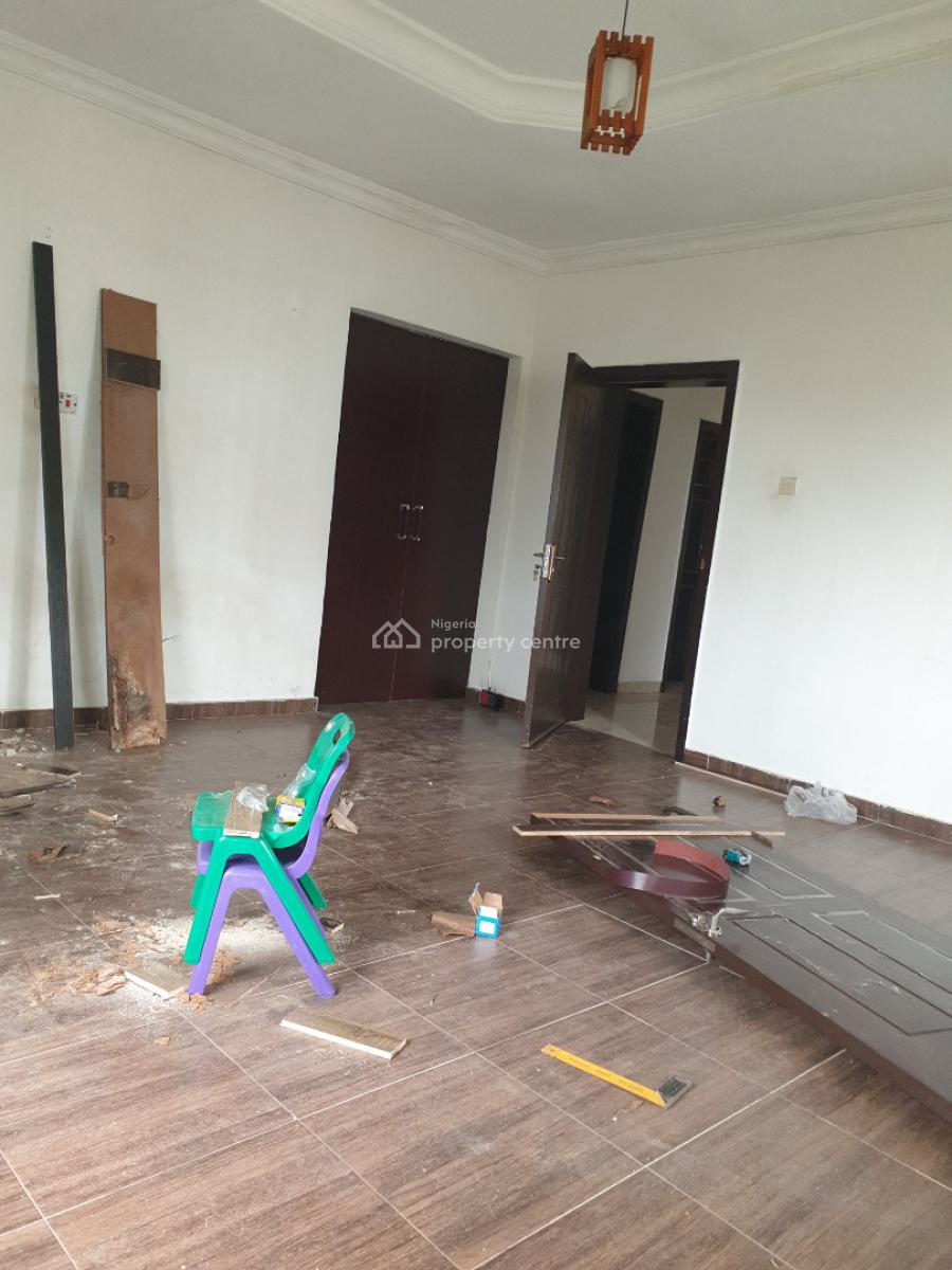 Spacious and Newly Renovated 3 Bedroom Flat, Spg Road Ologolo, Lekki, Lagos, Flat / Apartment for Rent