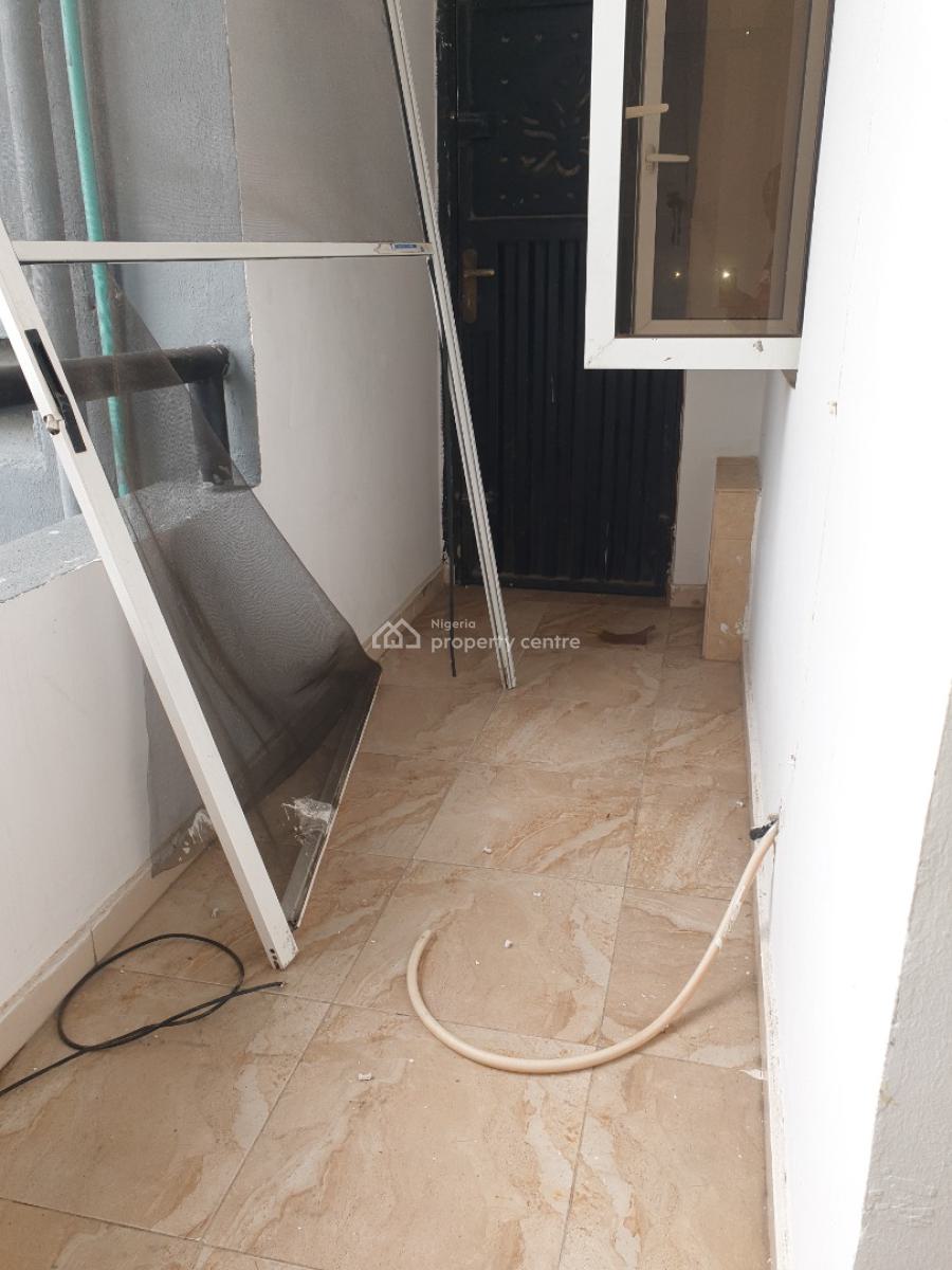 Spacious and Newly Renovated 3 Bedroom Flat, Spg Road Ologolo, Lekki, Lagos, Flat / Apartment for Rent