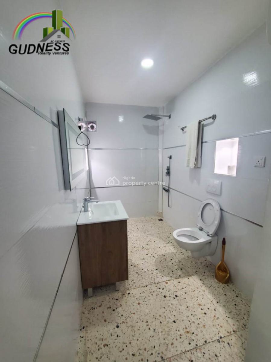 82 Rooms  Hotel Fully Functioning with Full Activities., Lekki Phase 1, Lekki, Lagos, Hotel / Guest House for Sale