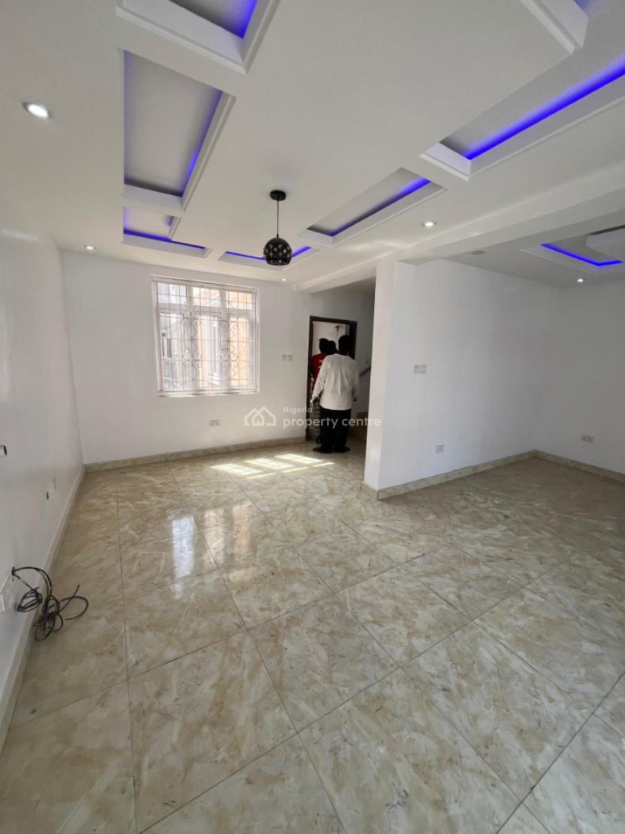 Beautiful Luxurious Share Apartment, Mobil Road, Ilaje, Ajah, Lagos, Self Contain (single Rooms) for Rent