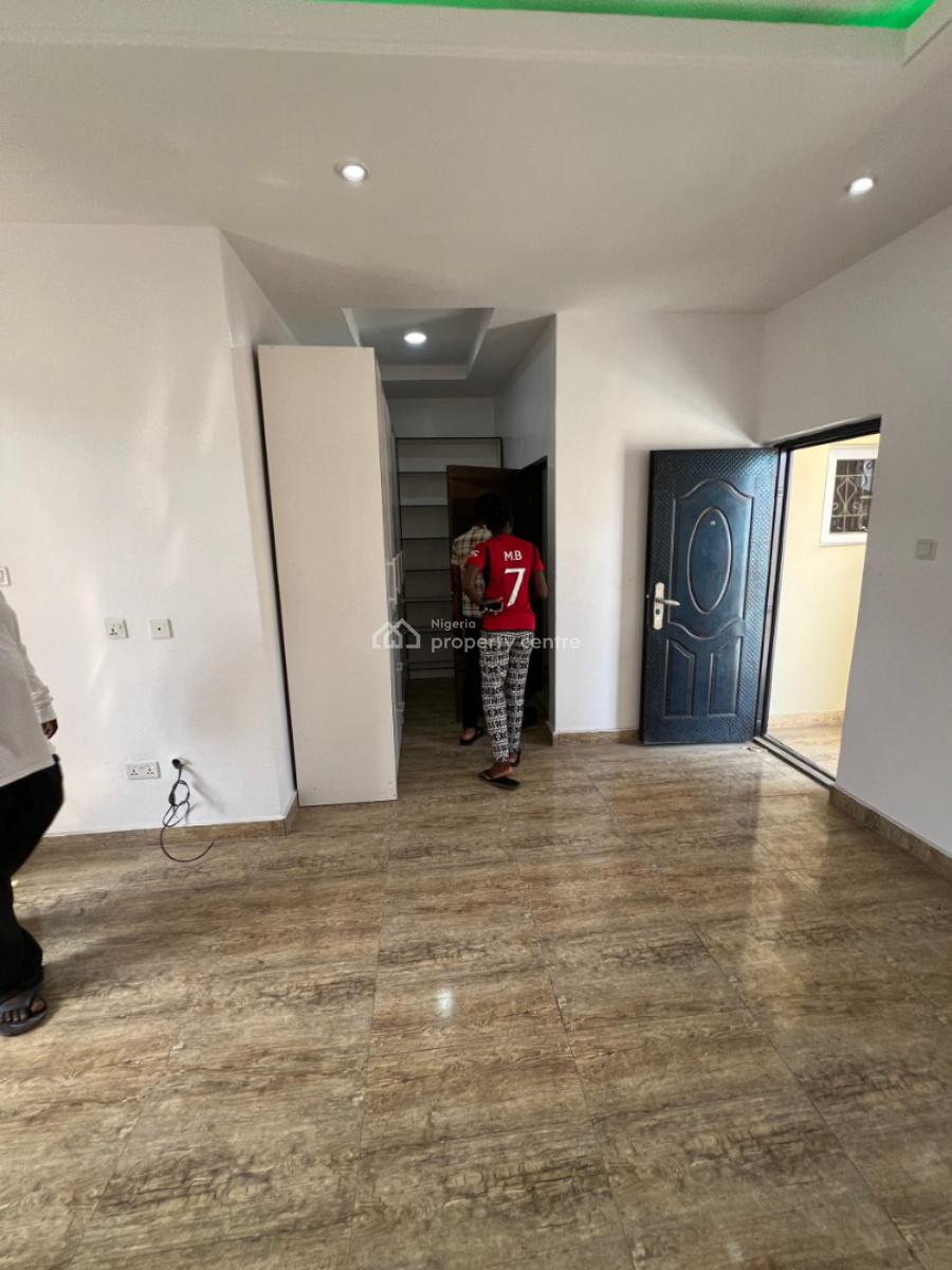 Beautiful Luxurious Share Apartment, Mobil Road, Ilaje, Ajah, Lagos, Self Contain (single Rooms) for Rent