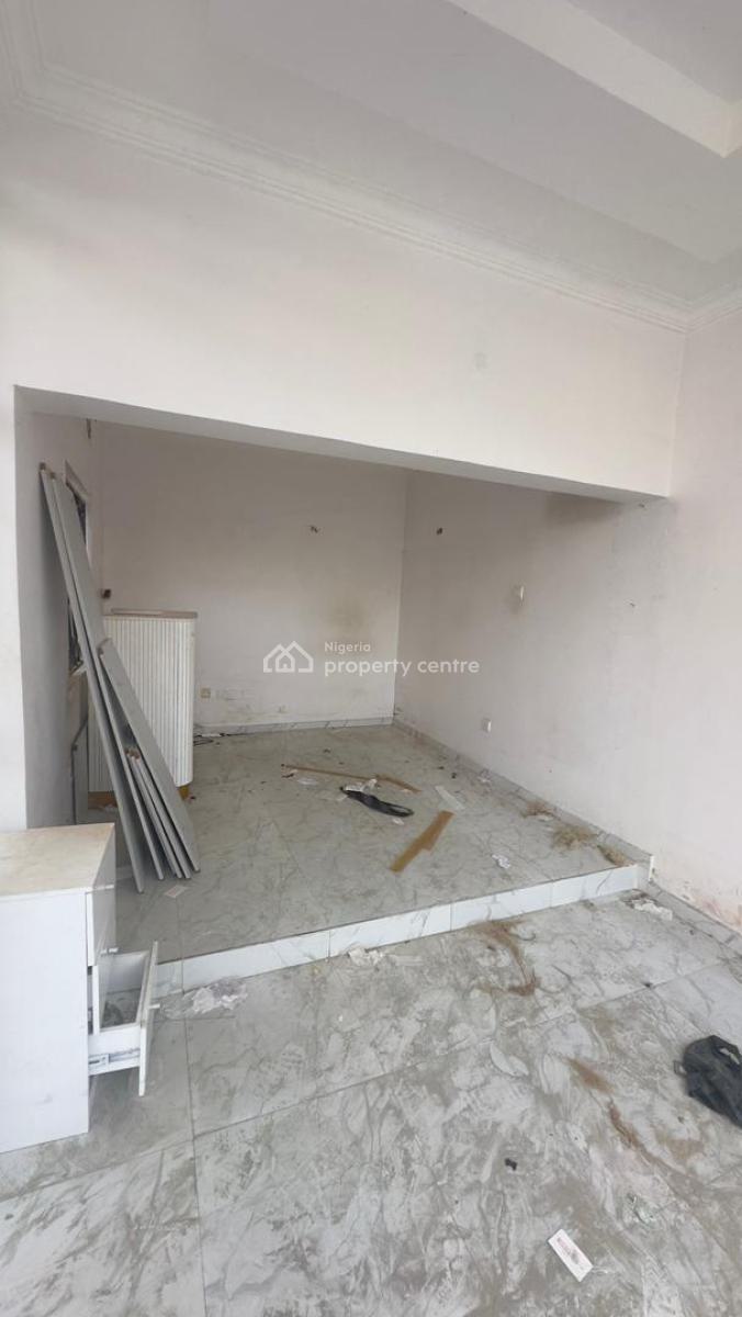 Nice & Spacious Commercial Space on 85sqm, Lower Unit, Lekki Phase 1, Lekki, Lagos, Commercial Property for Rent