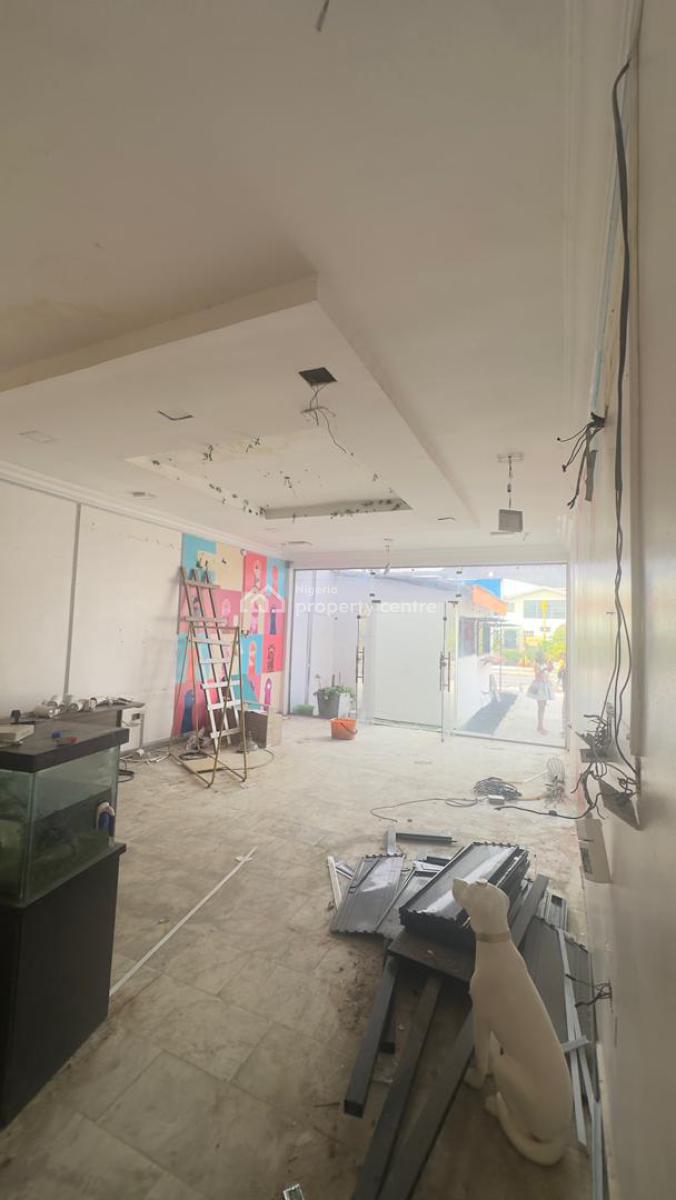 Nice & Spacious Commercial Space on 85sqm, Lower Unit, Lekki Phase 1, Lekki, Lagos, Commercial Property for Rent