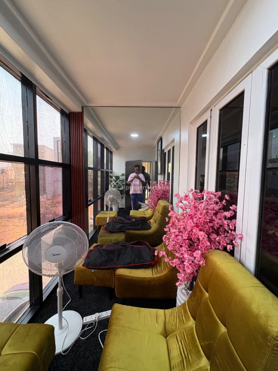 Spacious 3 Bedroom Apartment, Von Axis, Lugbe District, Abuja, Flat / Apartment for Rent