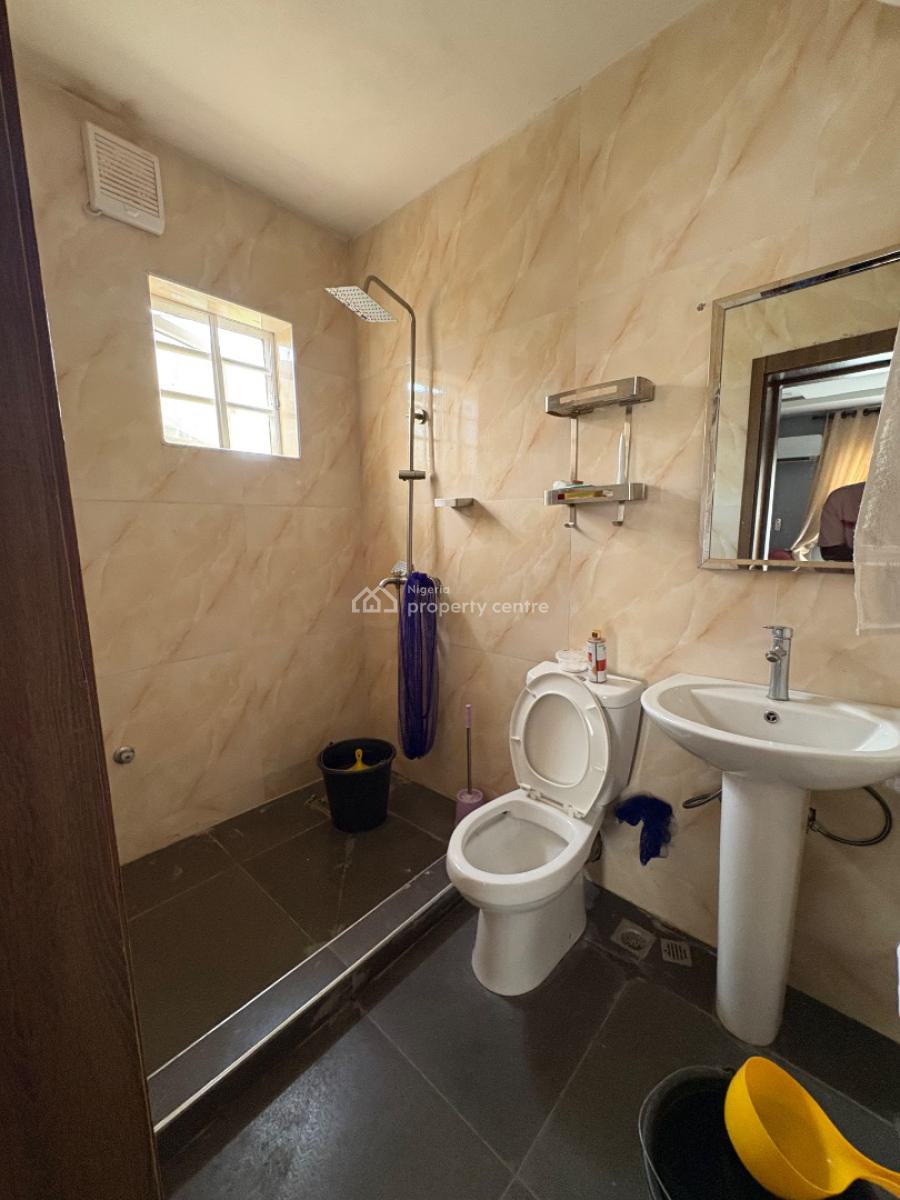 Spacious 3 Bedroom Apartment, Von Axis, Lugbe District, Abuja, Flat / Apartment for Rent