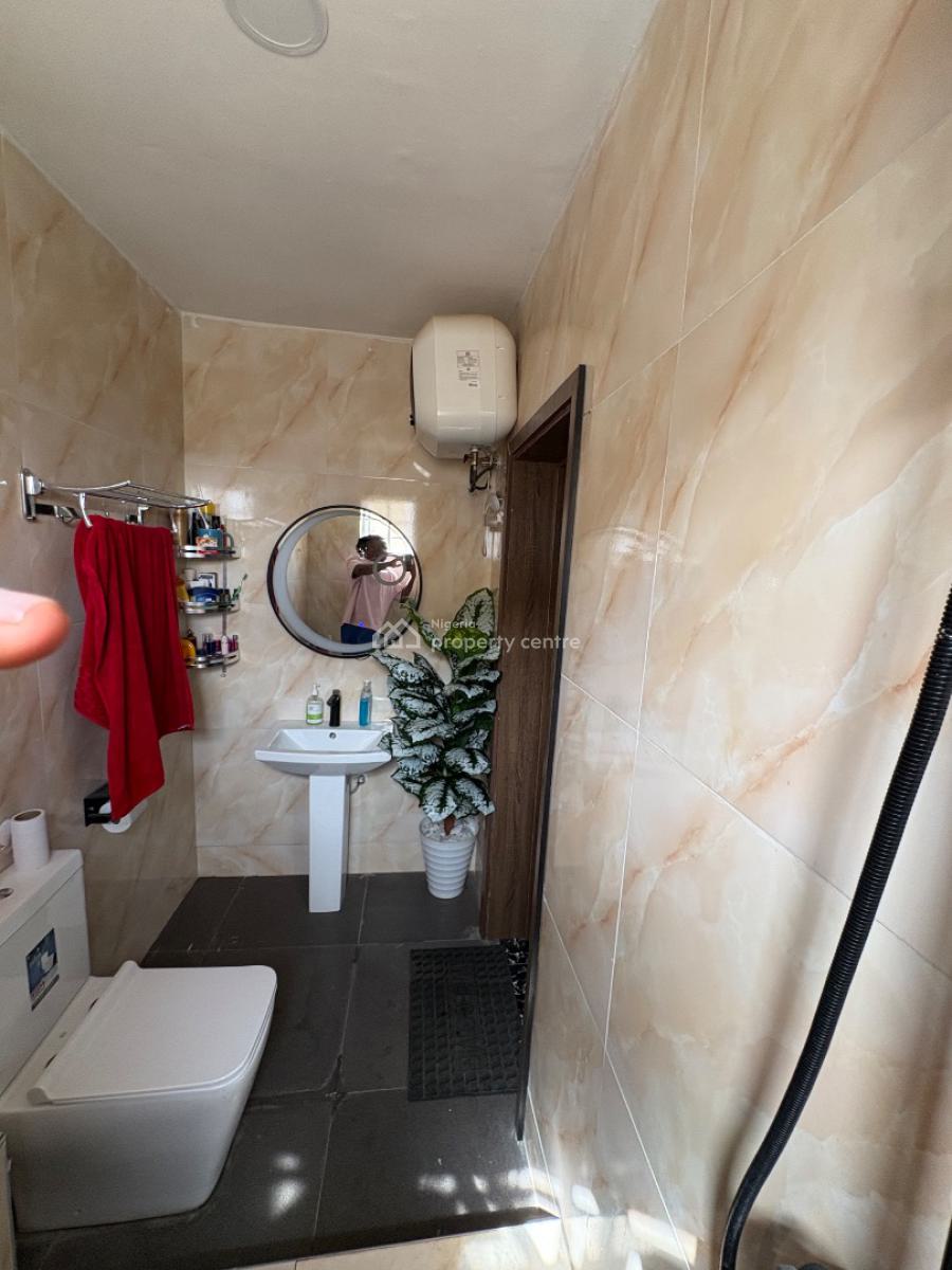 Spacious 3 Bedroom Apartment, Von Axis, Lugbe District, Abuja, Flat / Apartment for Rent