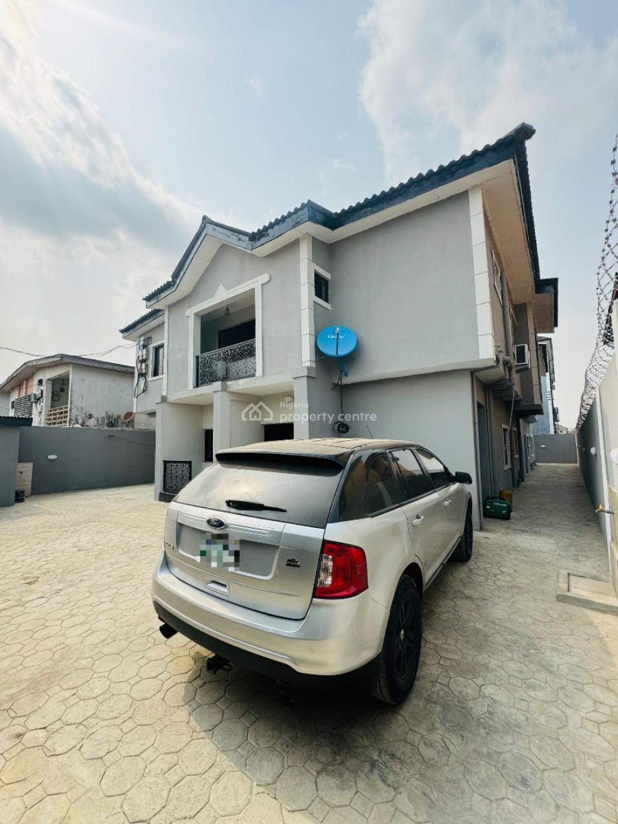 Lovely Built 3 Bedroom Apartment, Gbagada, Lagos, Block of Flats for Sale