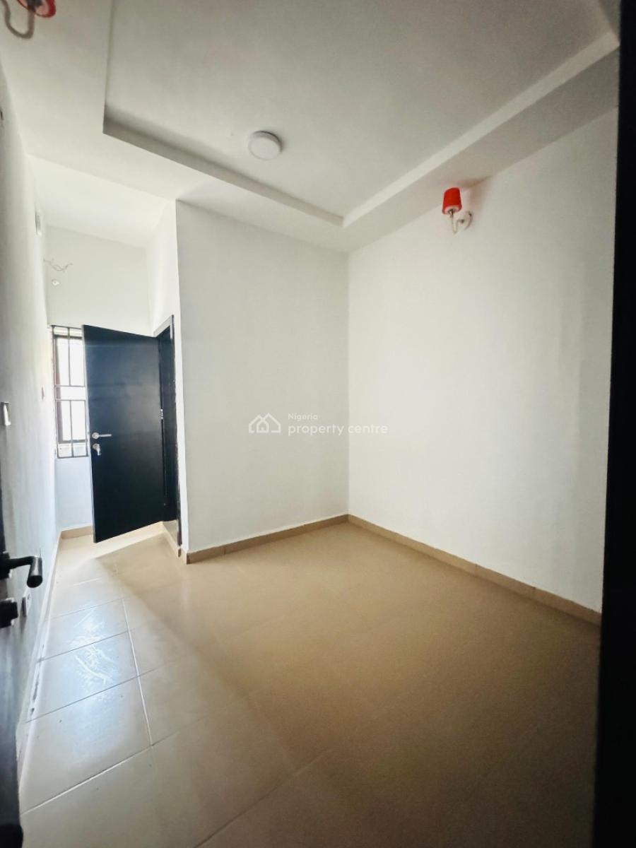 Lovely Built 3 Bedroom Apartment, Gbagada, Lagos, Block of Flats for Sale