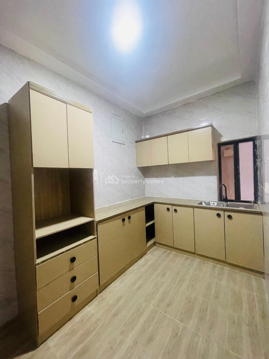 Lovely Built 3 Bedroom Apartment, Gbagada, Lagos, Block of Flats for Sale