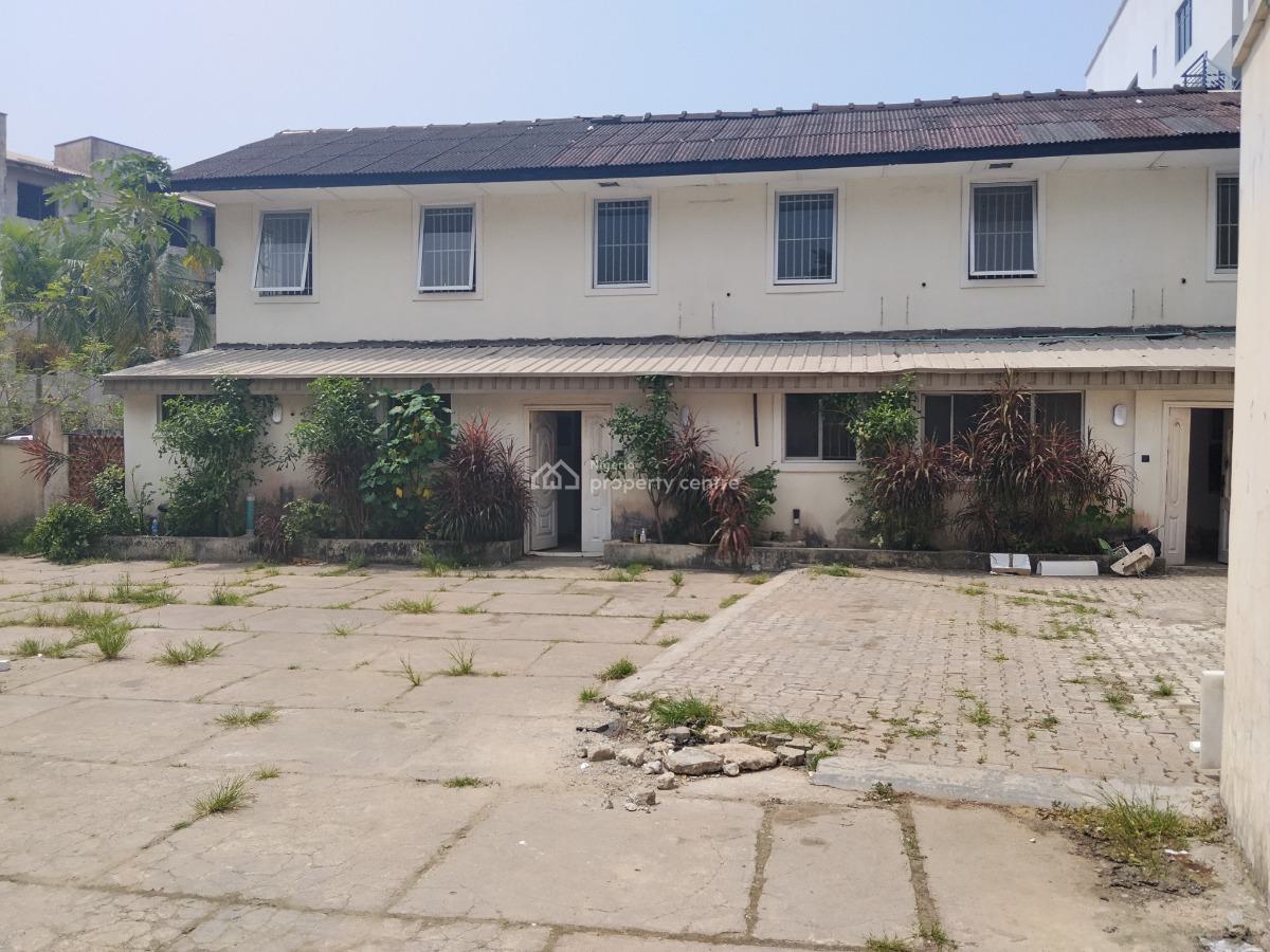 Multi Units of Apartment on 1700sqm Gated Premises., Off Burdillon, Ikoyi, Lagos, Hotel / Guest House for Rent