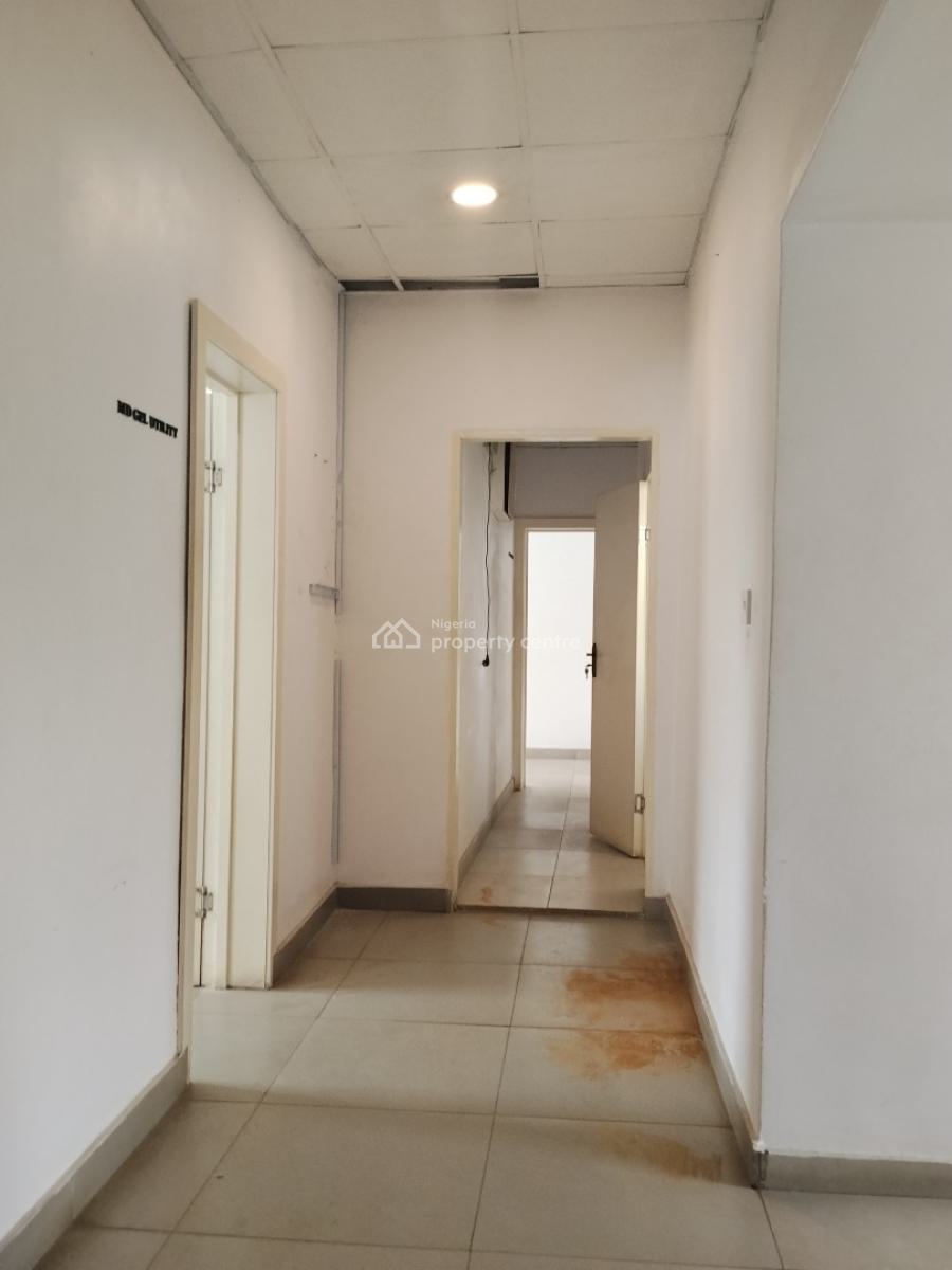 Multi Units of Apartment on 1700sqm Gated Premises., Off Burdillon, Ikoyi, Lagos, Hotel / Guest House for Rent