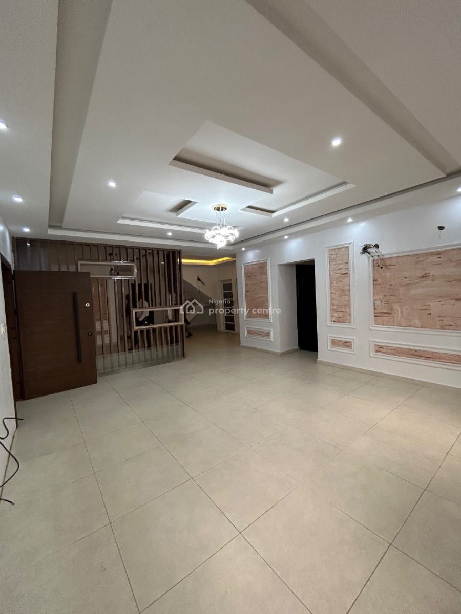 Well Maintained Four (4) Bedroom Terraced Duplex with a Room Bq, Off Platinum Way, Lekki Phase 1, Lekki, Lagos, Terraced Duplex for Rent