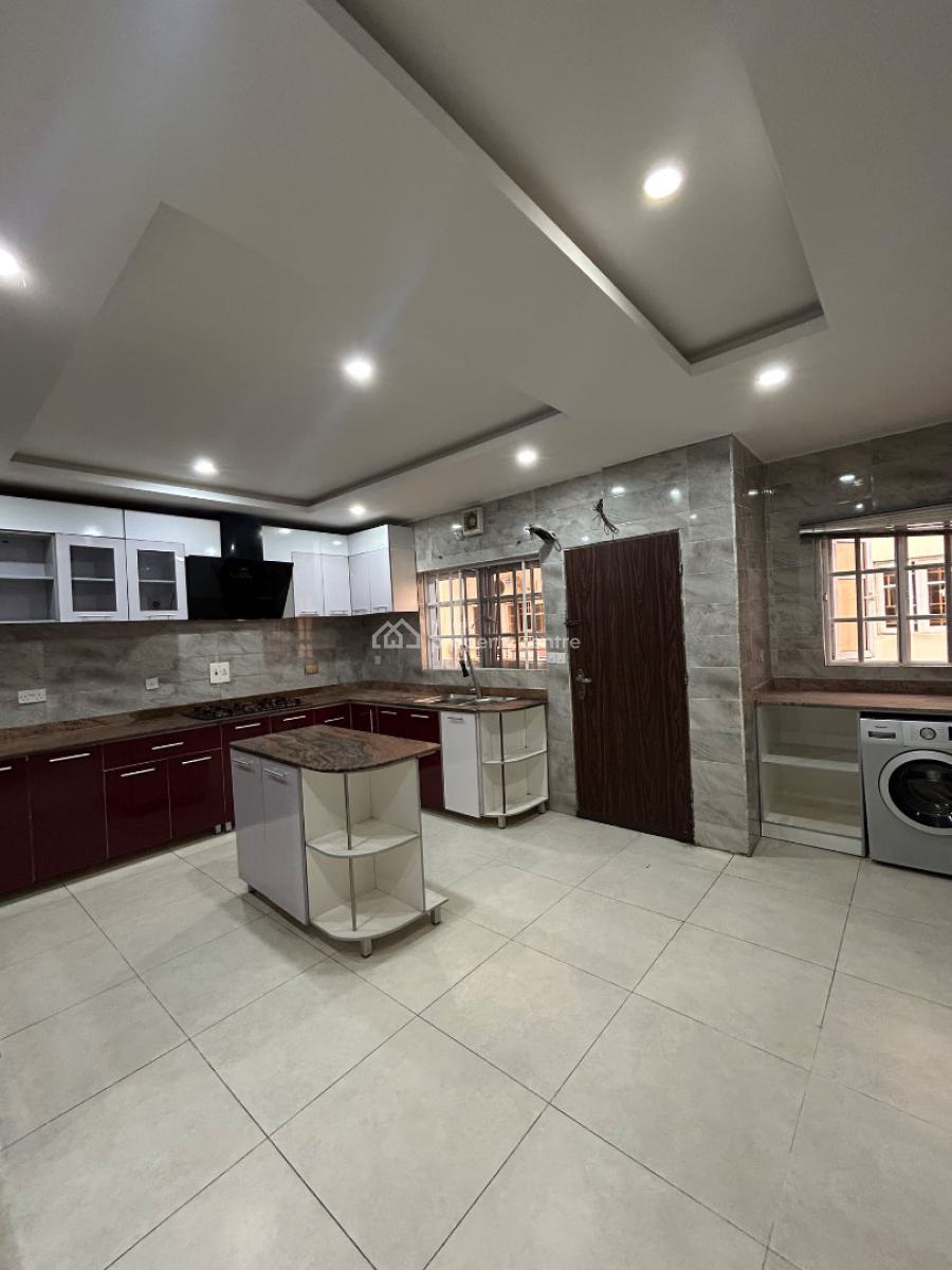 Well Maintained Four (4) Bedroom Terraced Duplex with a Room Bq, Off Platinum Way, Lekki Phase 1, Lekki, Lagos, Terraced Duplex for Rent