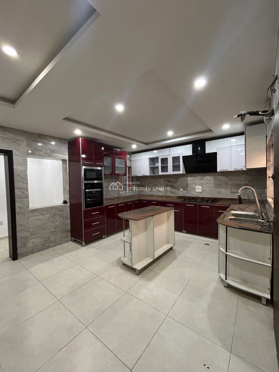 Well Maintained Four (4) Bedroom Terraced Duplex with a Room Bq, Off Platinum Way, Lekki Phase 1, Lekki, Lagos, Terraced Duplex for Rent