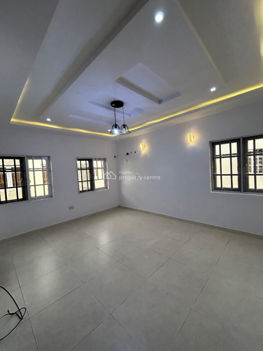 Well Maintained Four (4) Bedroom Terraced Duplex with a Room Bq, Off Platinum Way, Lekki Phase 1, Lekki, Lagos, Terraced Duplex for Rent