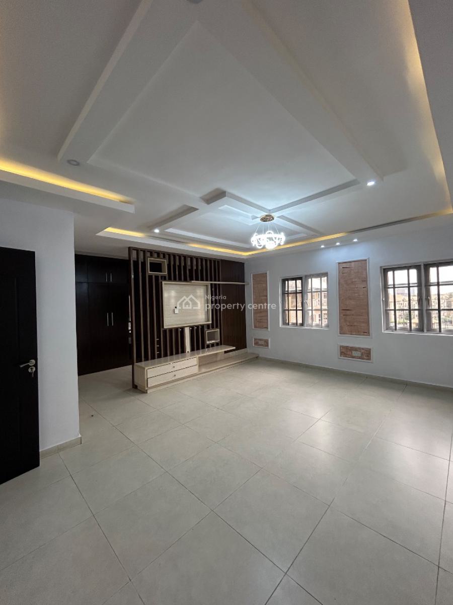 Well Maintained Four (4) Bedroom Terraced Duplex with a Room Bq, Off Platinum Way, Lekki Phase 1, Lekki, Lagos, Terraced Duplex for Rent
