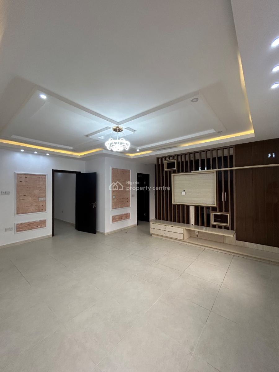 Well Maintained Four (4) Bedroom Terraced Duplex with a Room Bq, Off Platinum Way, Lekki Phase 1, Lekki, Lagos, Terraced Duplex for Rent