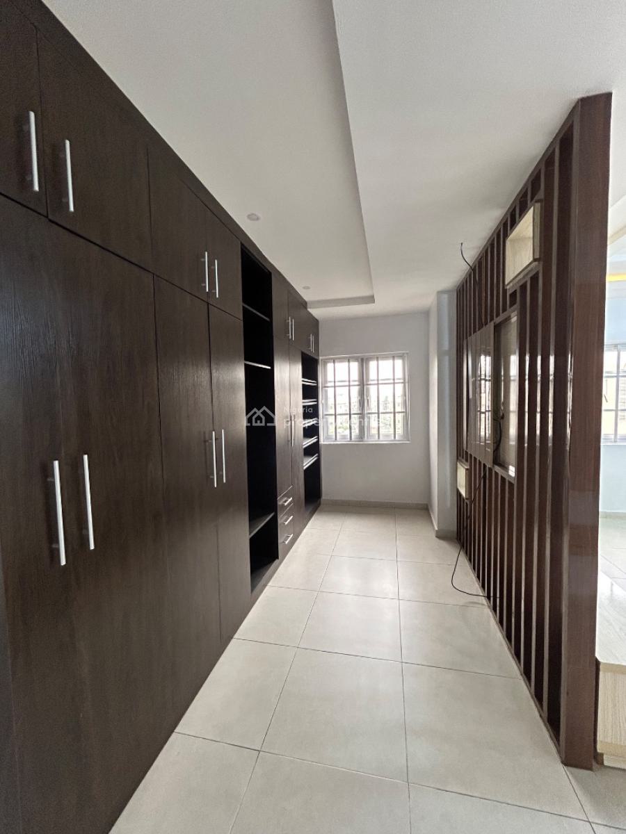 Well Maintained Four (4) Bedroom Terraced Duplex with a Room Bq, Off Platinum Way, Lekki Phase 1, Lekki, Lagos, Terraced Duplex for Rent