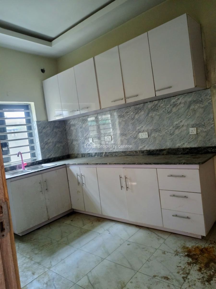 Nice 2 Bedrooms Flat, Seaside Estate, Badore, Ajah, Lagos, Flat / Apartment for Rent