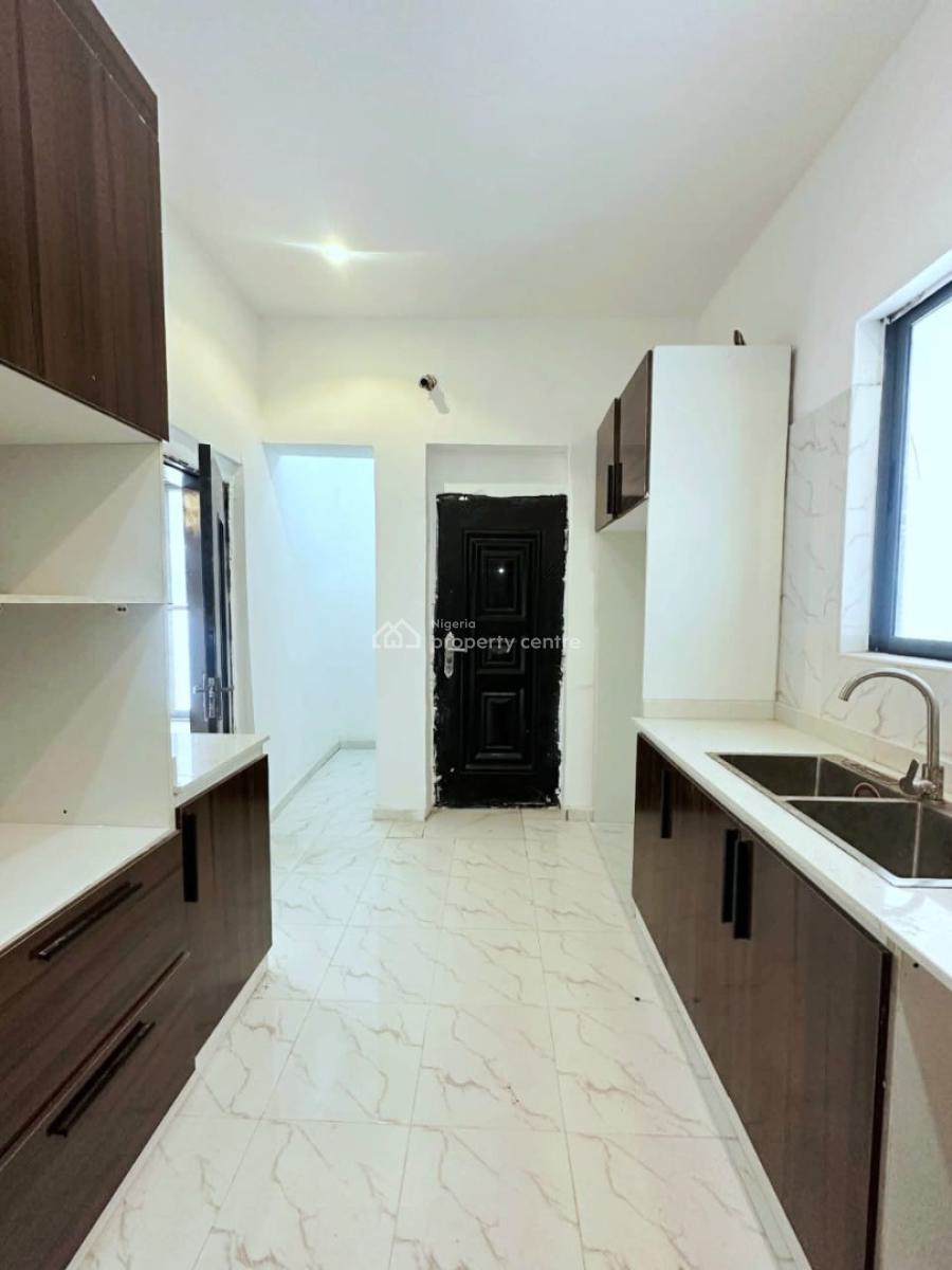 Well Maintained 2 Bedroom Apartment, Ikate Elegushi, Lekki, Lagos, Flat / Apartment for Rent