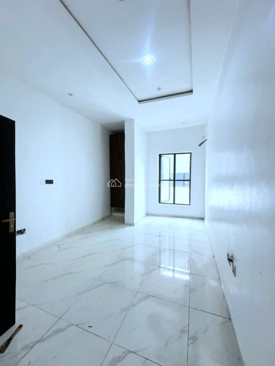 Well Maintained 2 Bedroom Apartment, Ikate Elegushi, Lekki, Lagos, Flat / Apartment for Rent