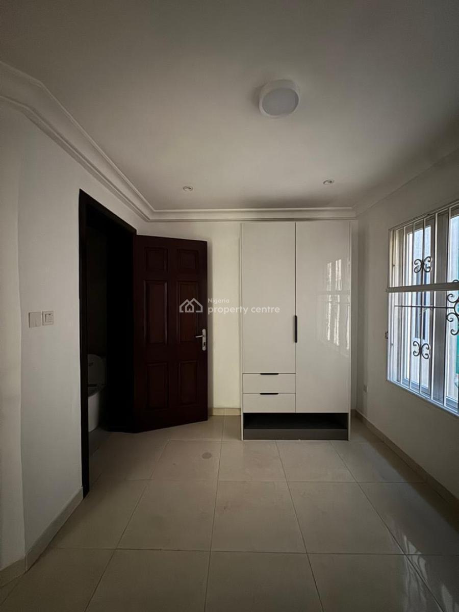Meticulously Detailed and Generously Scaled 5-bedroom Terrace with Bq, Banana Island, Ikoyi, Lagos, Terraced Duplex for Rent