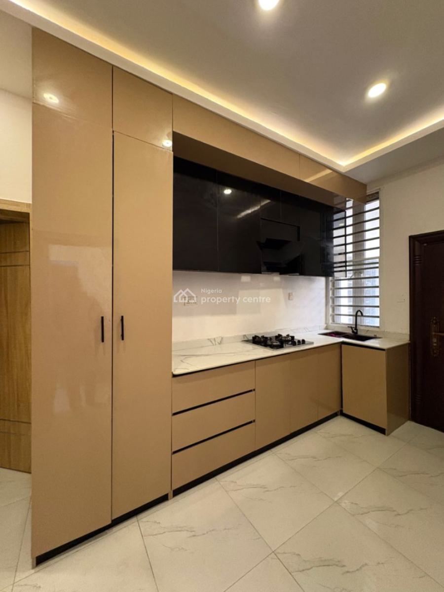 Well-maintained 2-bedroom Fully Furnished Apartment with Bq, Lekki, Lagos, Flat / Apartment for Rent