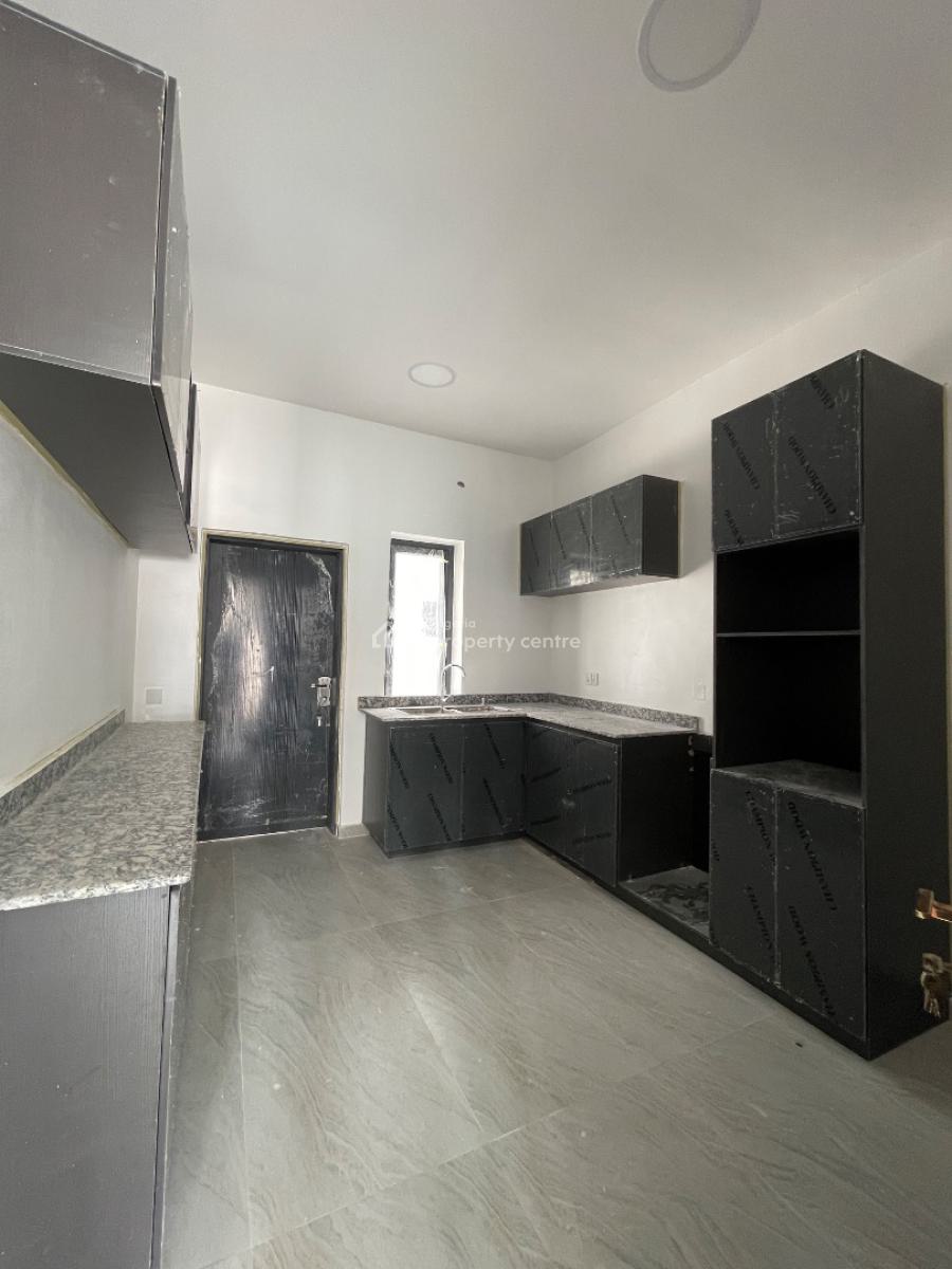 Spacious  4 Bedroom Semi Detached Duplex with Bq, Lekki Phase 1, Lekki, Lagos, Semi-detached Duplex for Sale